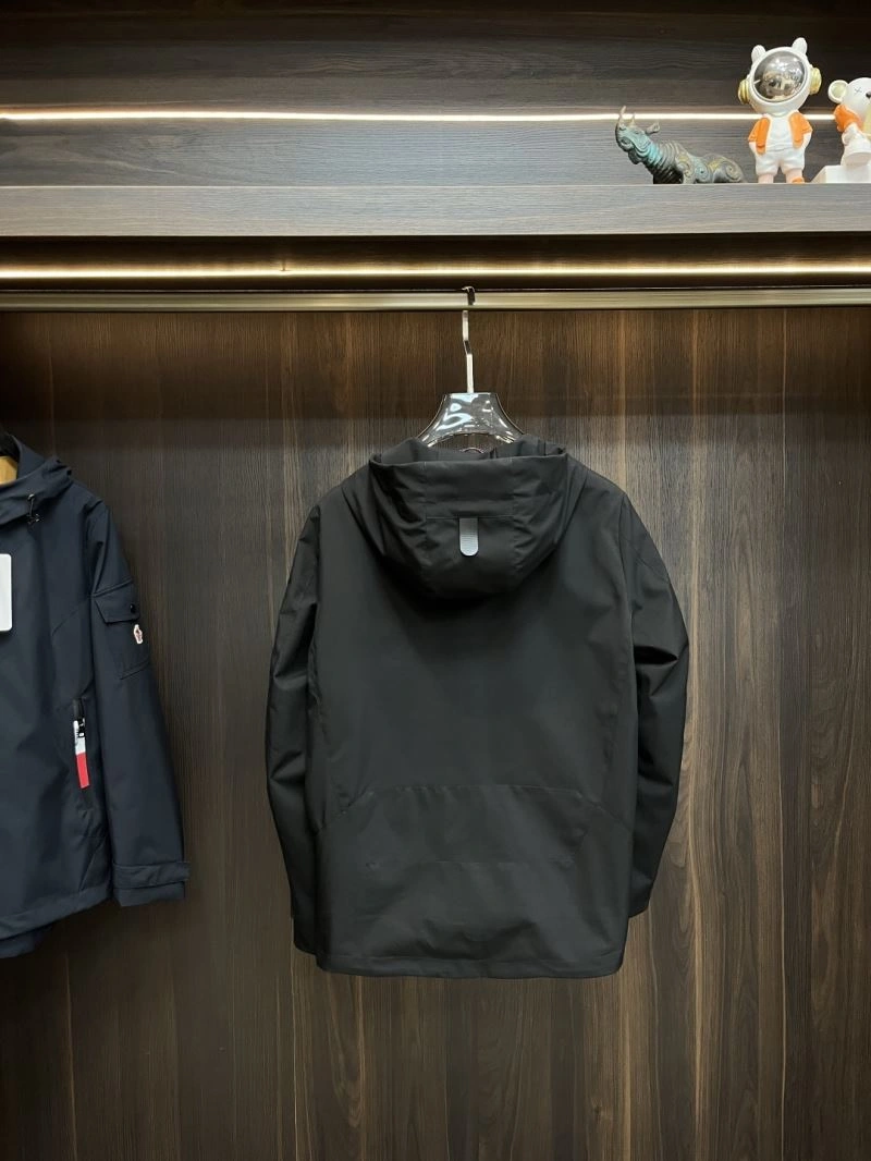Moncler Outwear Resilient 143392