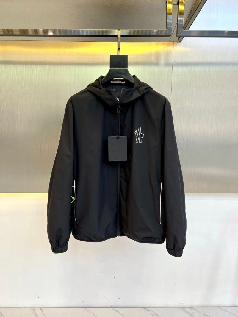 Snug Moncler Outwear 143365