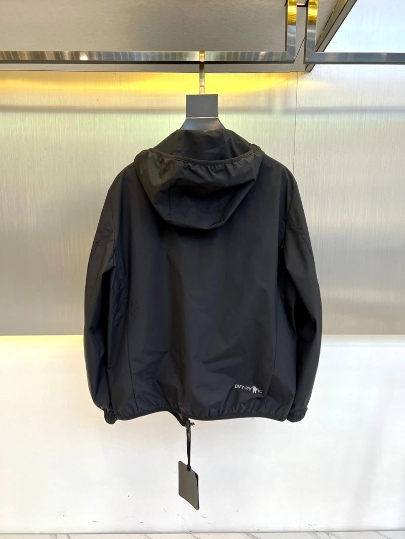 Snug Moncler Outwear 143365