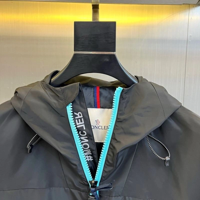 Moncler Outwear Minimalist 143381