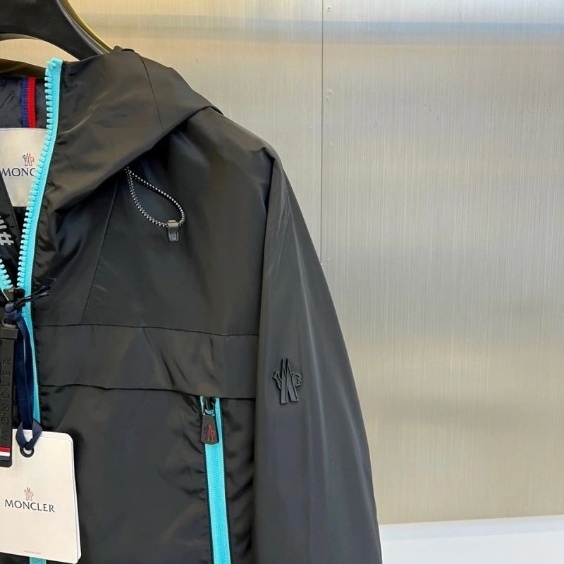 Moncler Outwear Minimalist 143381