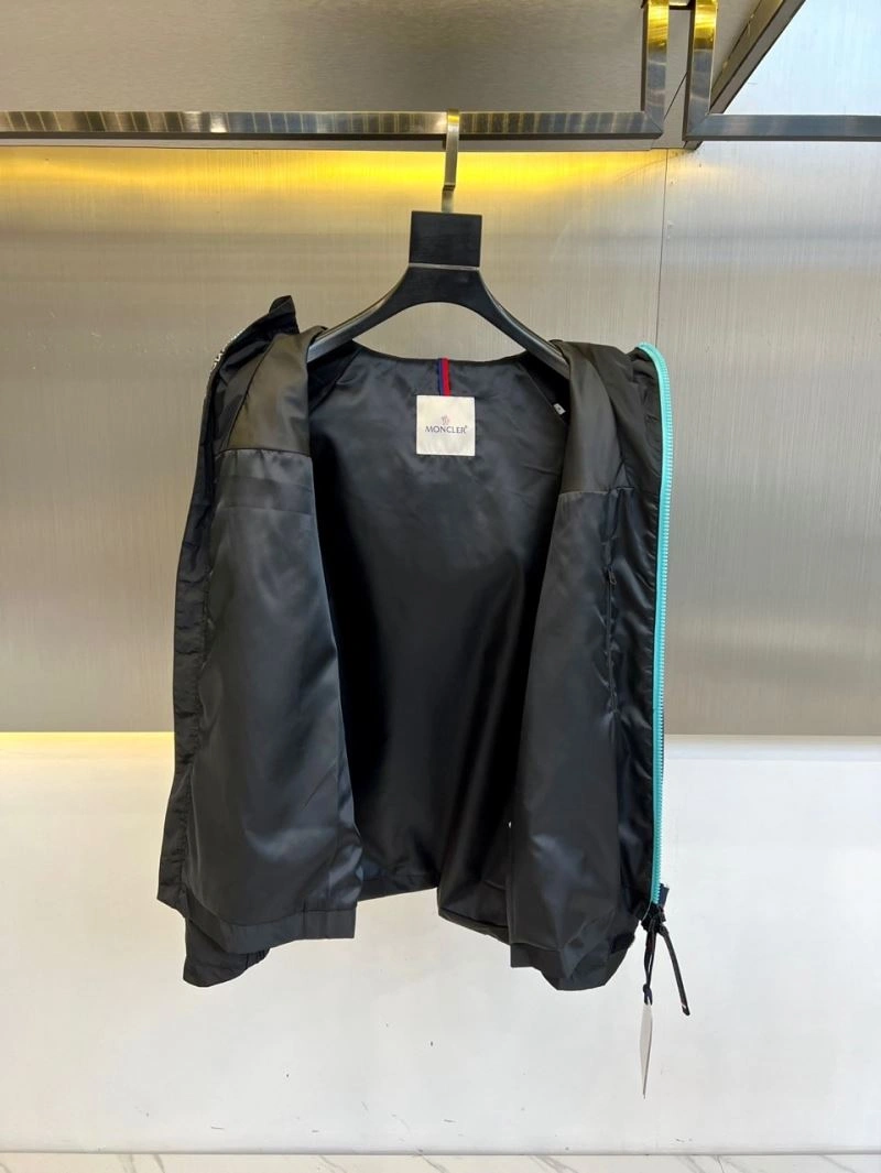 Moncler Outwear Minimalist 143381