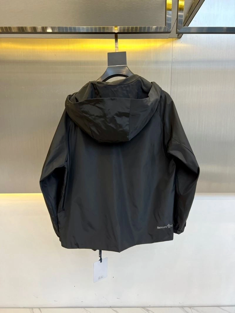 Moncler Outwear Minimalist 143381