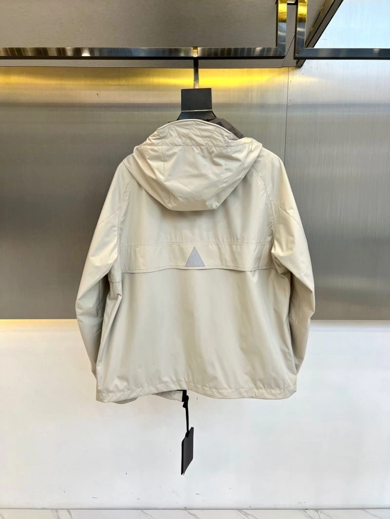 FlexibleFit Moncler Outwear 143386