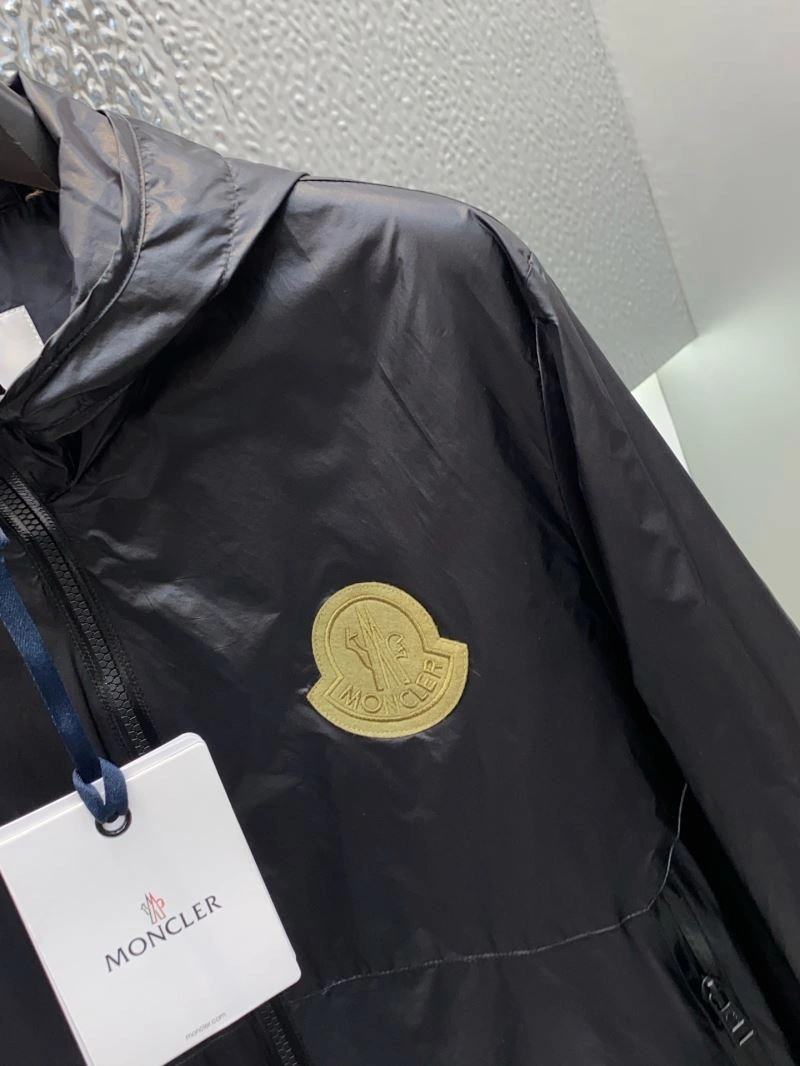 Comfortable Moncler Outwear 143371