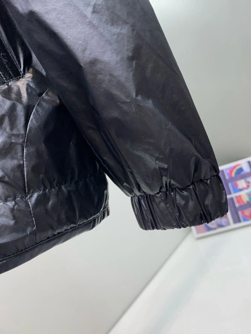 Comfortable Moncler Outwear 143371