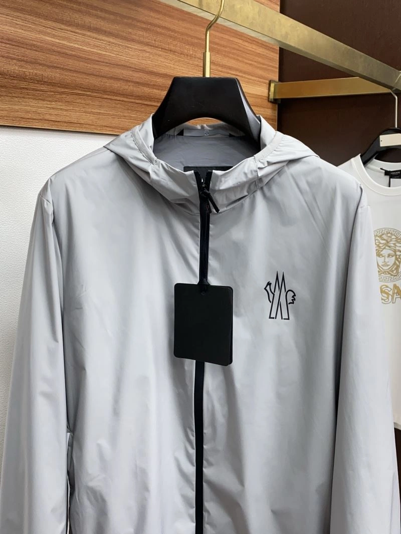 MultiPurpose Moncler Outwear 143367