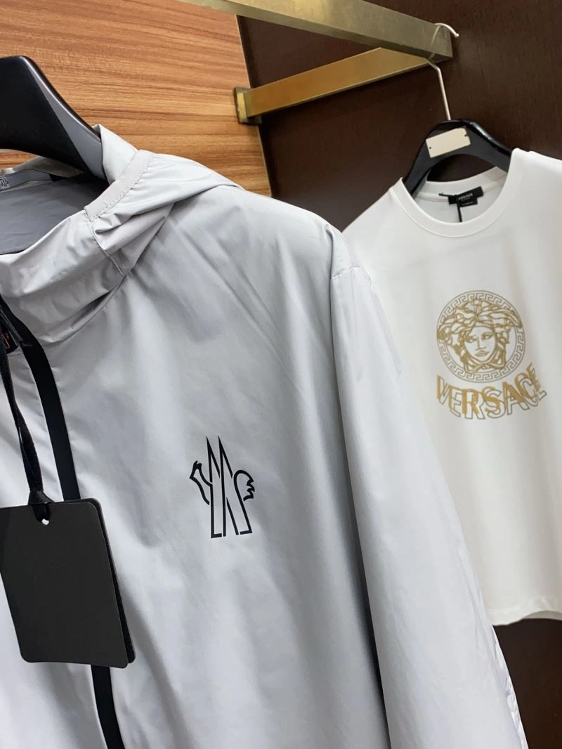 MultiPurpose Moncler Outwear 143367