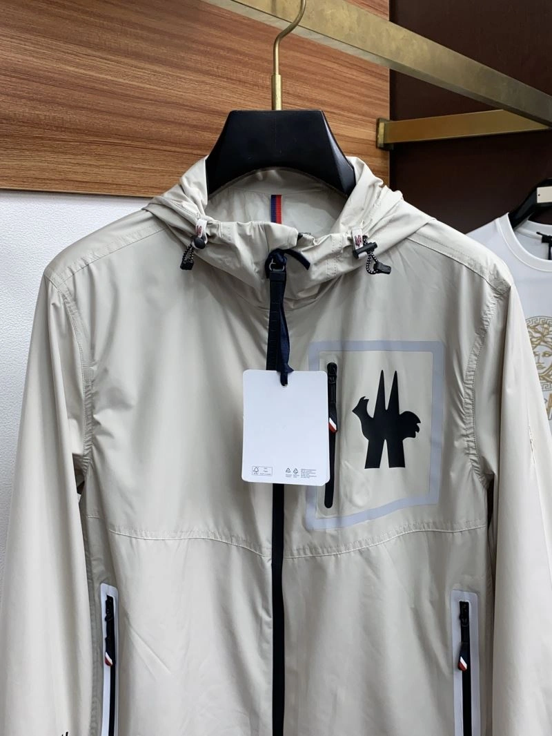 Moncler Outwear Classic 143372