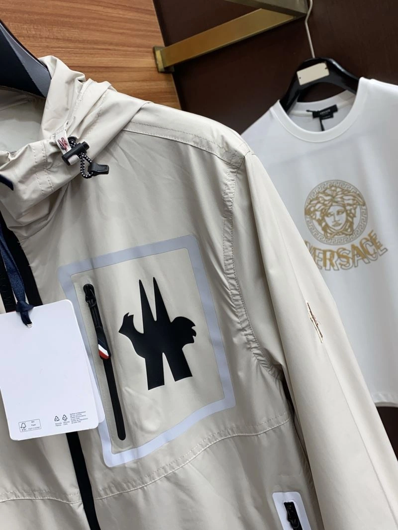 Moncler Outwear Classic 143372