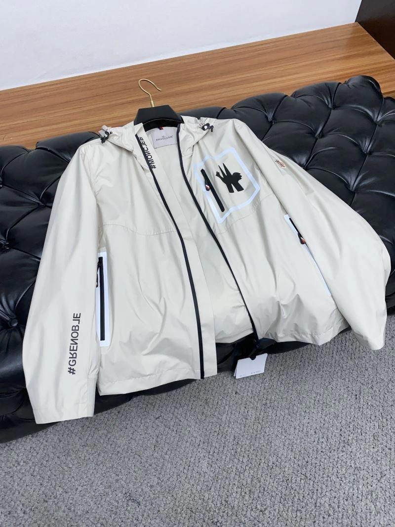 Moncler Outwear Classic 143372