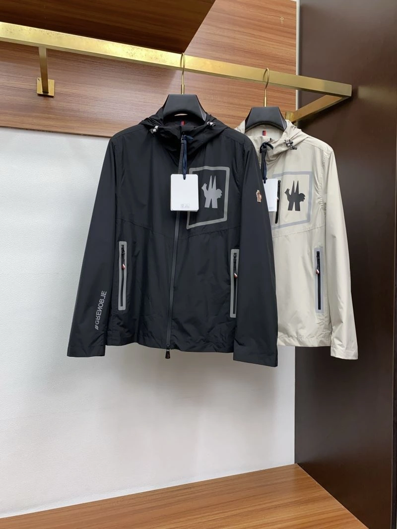 Moncler Outwear Classic 143372