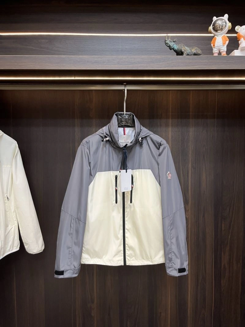 Stretchable Moncler Outwear 143390