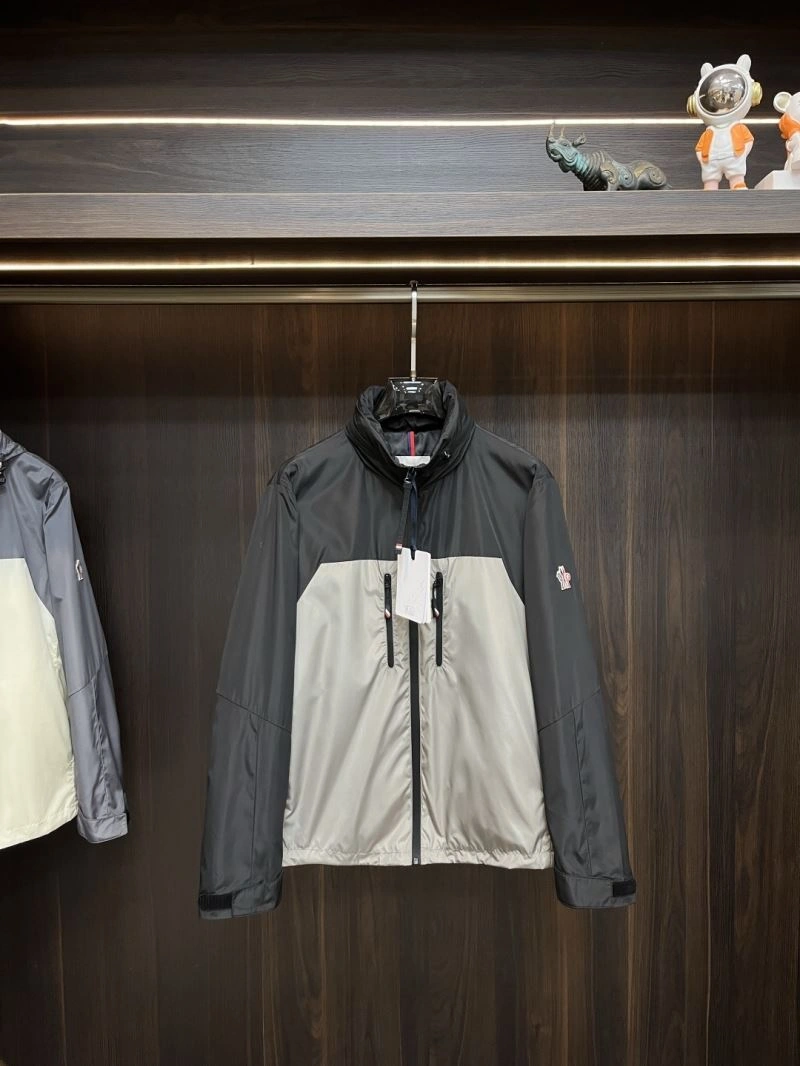 Stretchable Moncler Outwear 143390