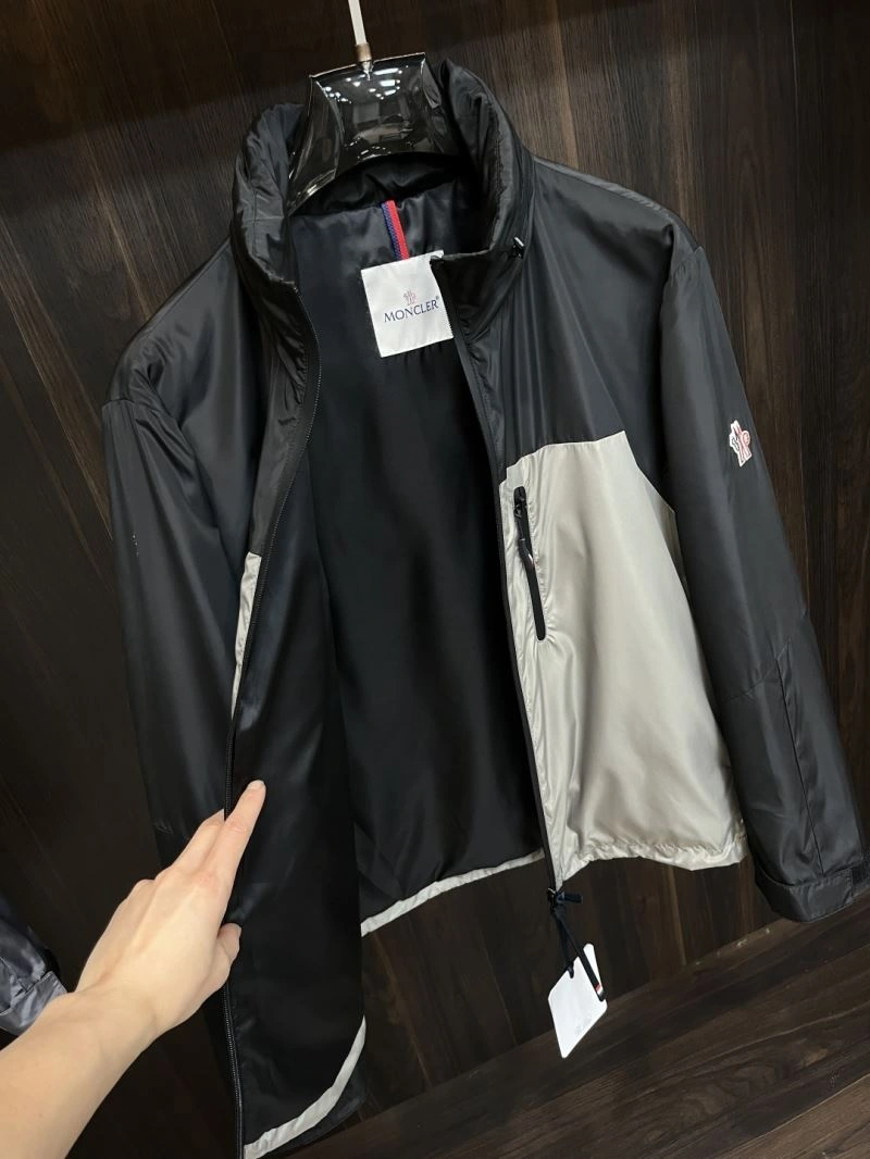 Stretchable Moncler Outwear 143390