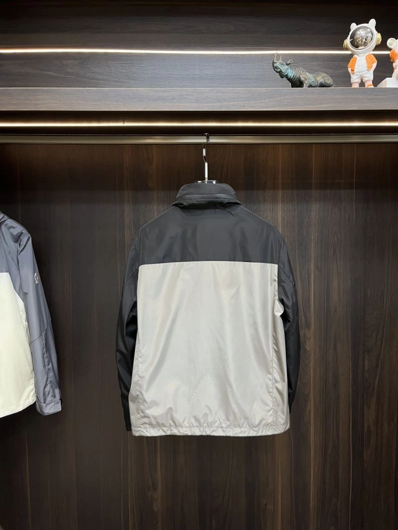 Stretchable Moncler Outwear 143390