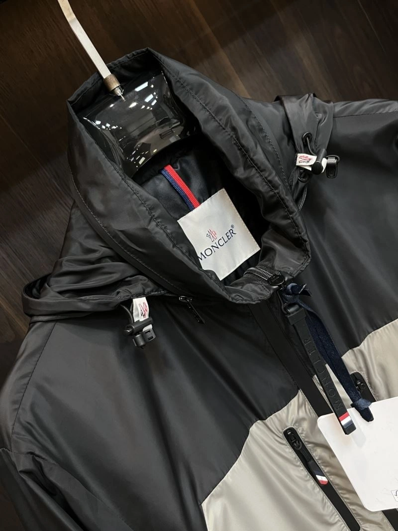 Stretchable Moncler Outwear 143390