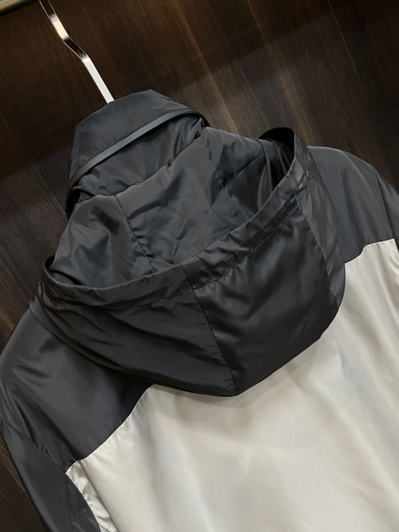 Stretchable Moncler Outwear 143390