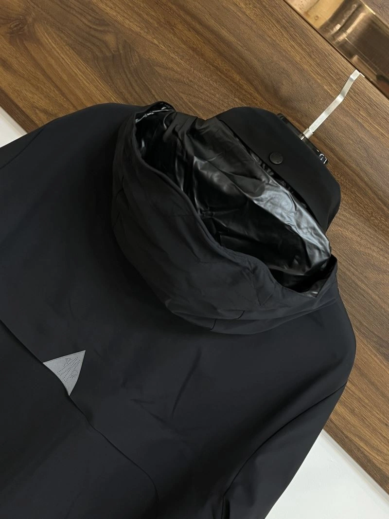 Durable Moncler Outwear 143393