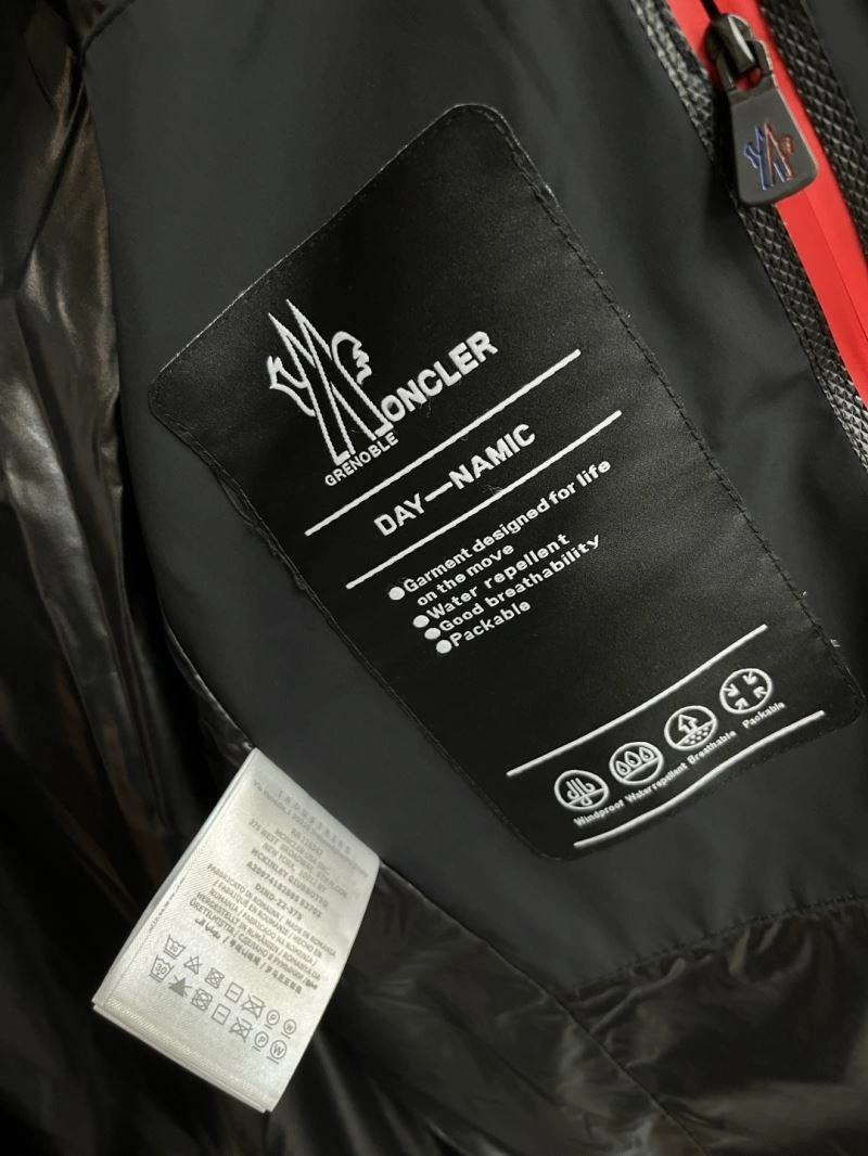 Durable Moncler Outwear 143393