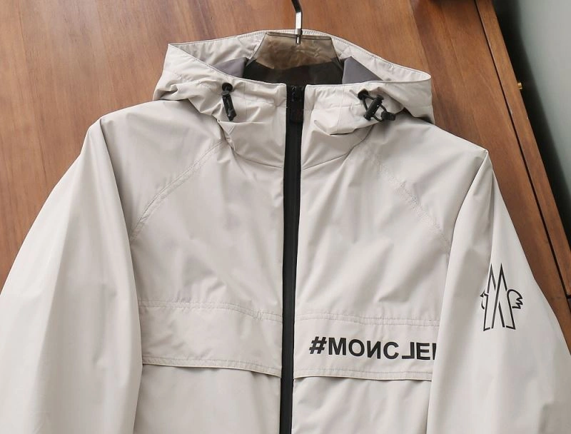 Classic Moncler Outwear 143354
