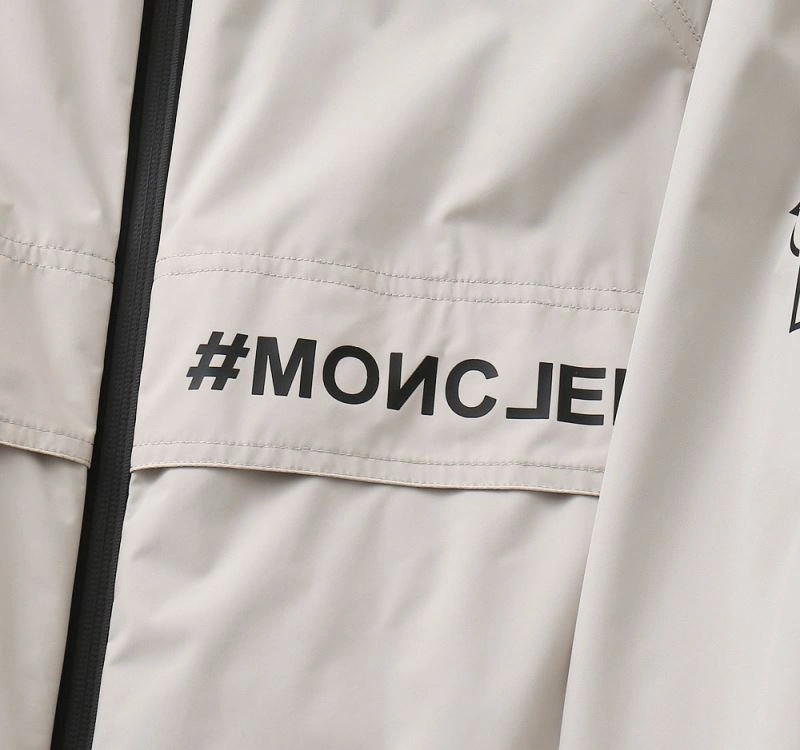 Classic Moncler Outwear 143354