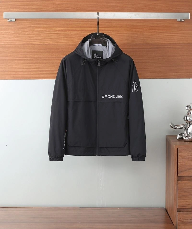 TechFriendly Moncler Outwear 143353