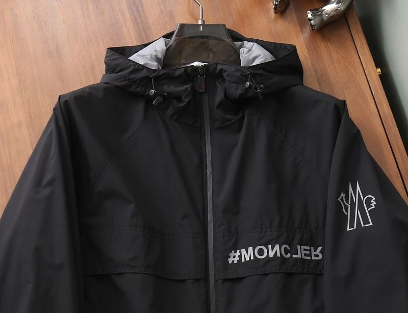 TechFriendly Moncler Outwear 143353
