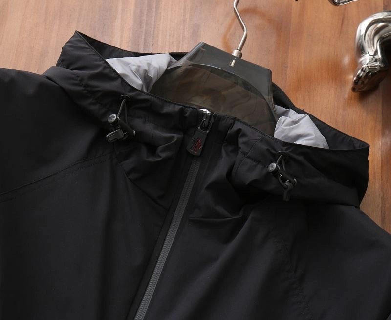 TechFriendly Moncler Outwear 143353