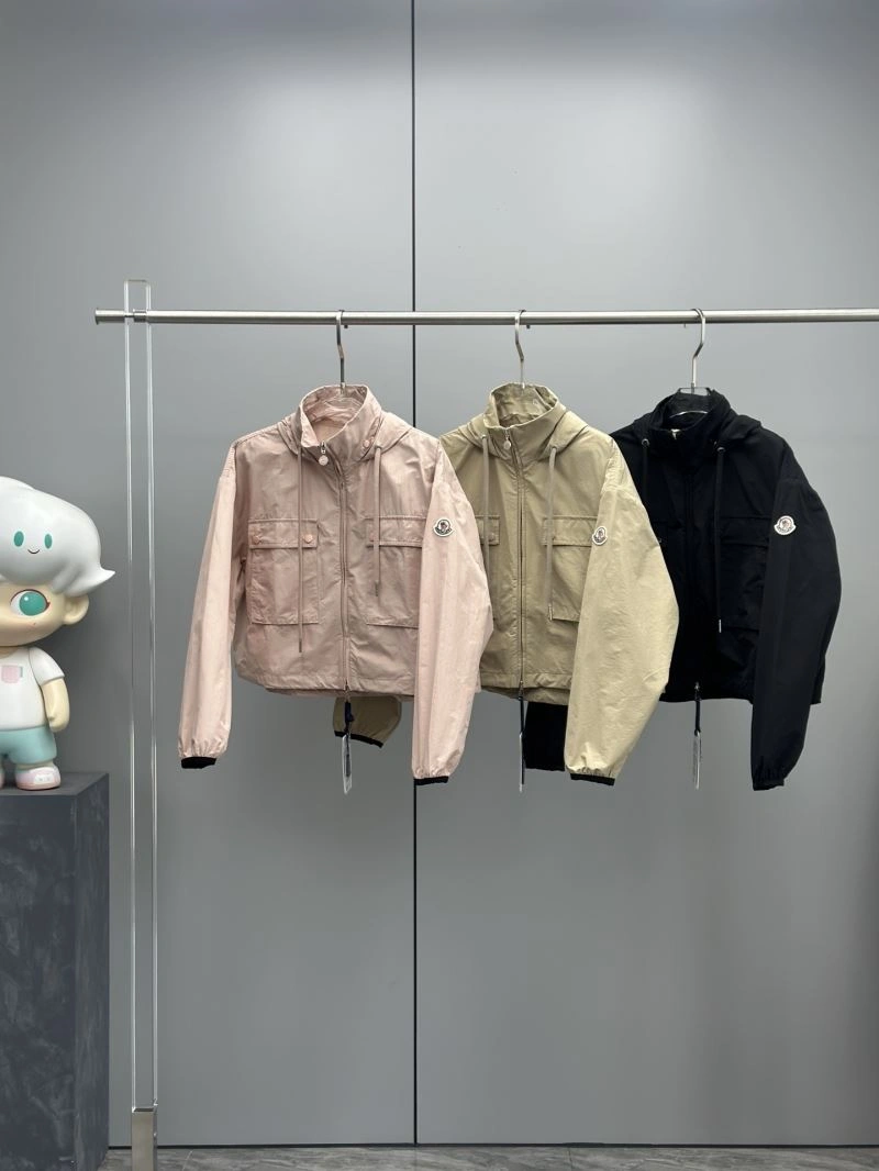 Soft Moncler Outwear 143349