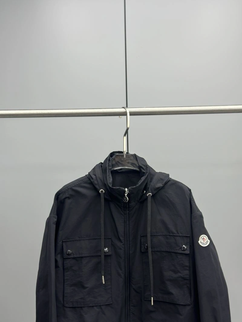 Soft Moncler Outwear 143349