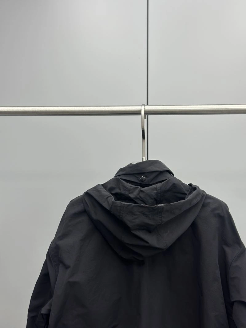 Soft Moncler Outwear 143349