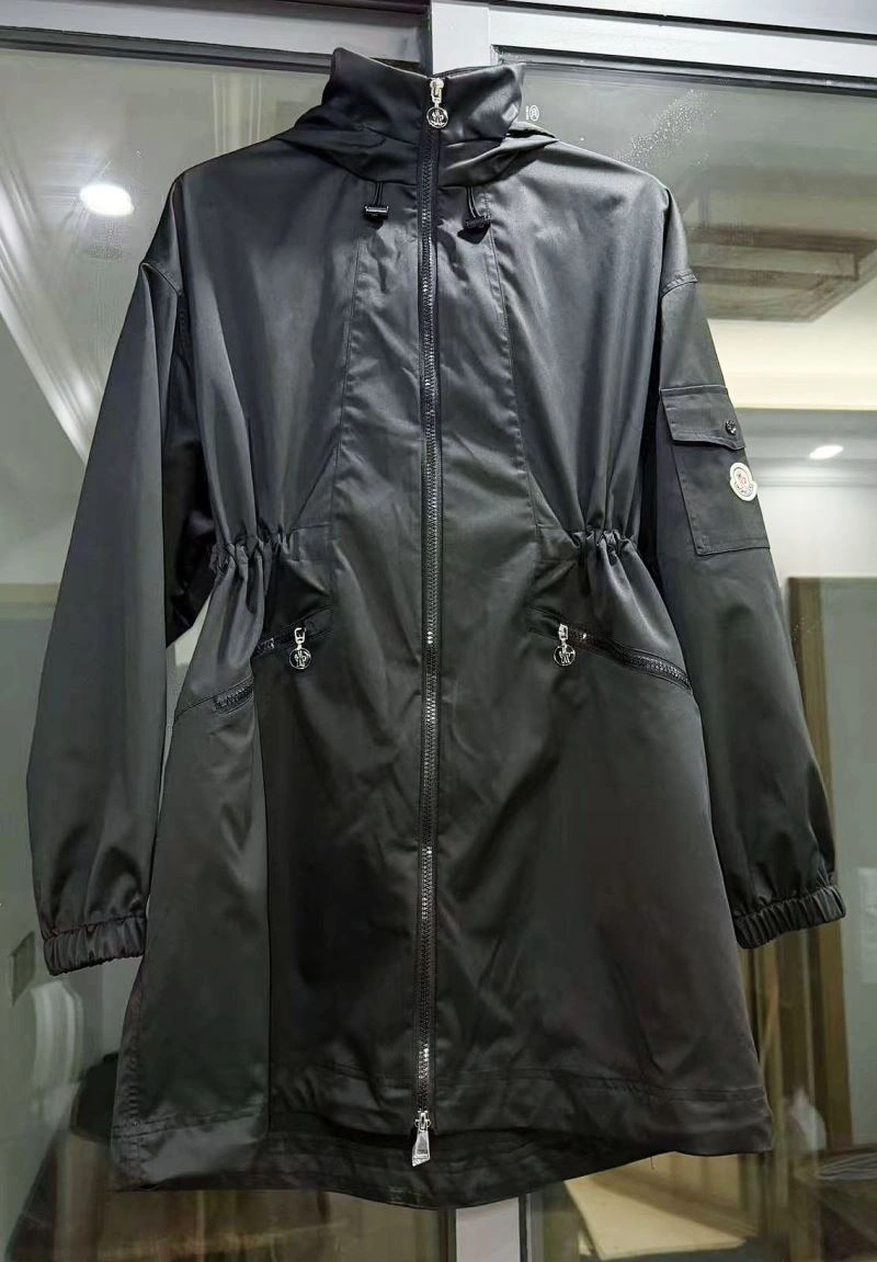 Moncler Outwear Lightweight 143340