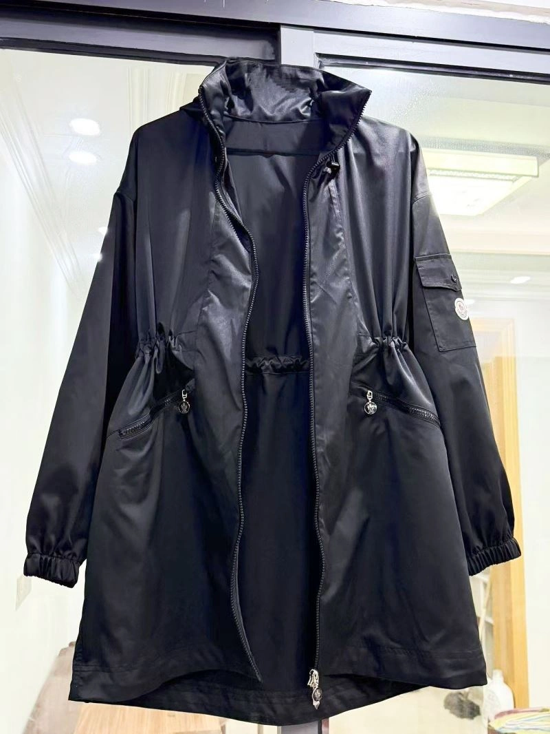 Moncler Outwear Lightweight 143340