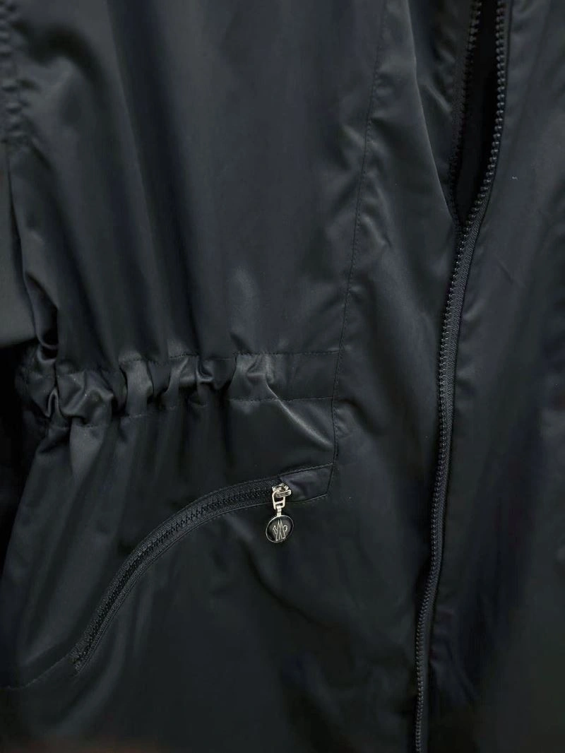 Moncler Outwear Lightweight 143340