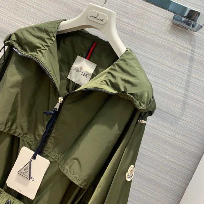 Packable Moncler Outwear 143334