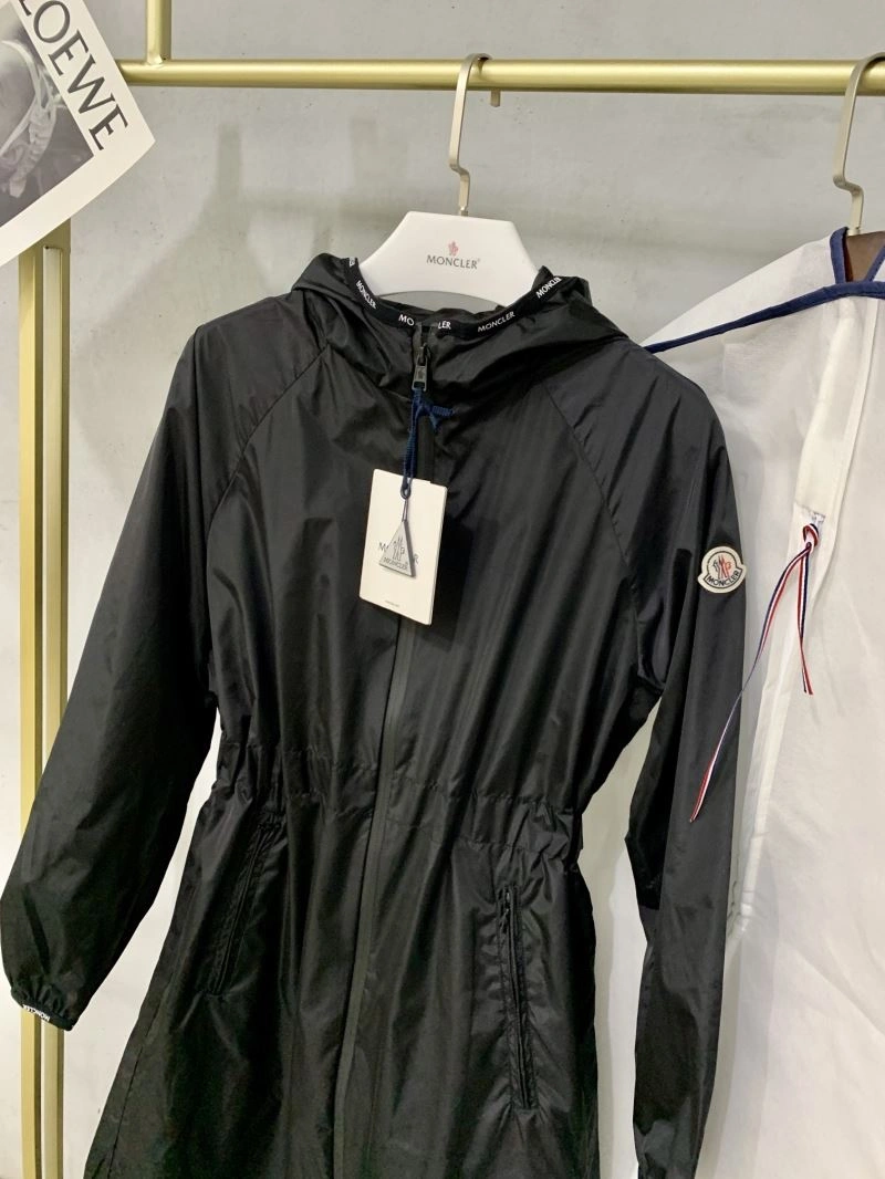 Moncler Outwear Bold 143344