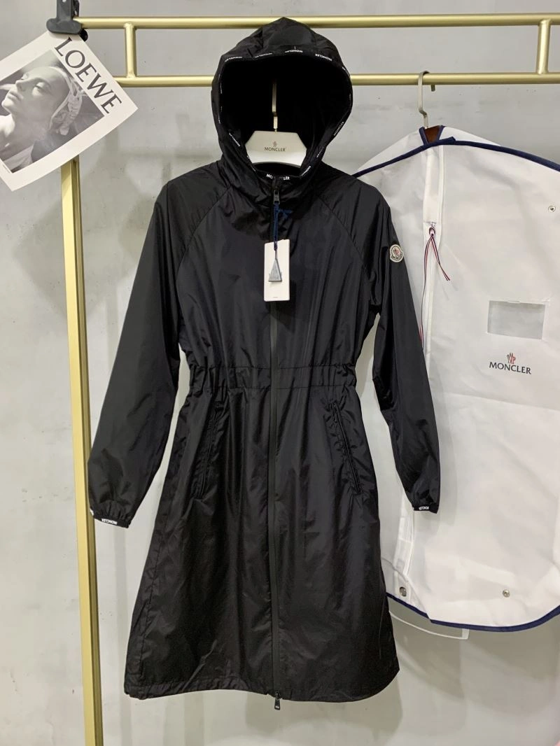 Moncler Outwear Bold 143344