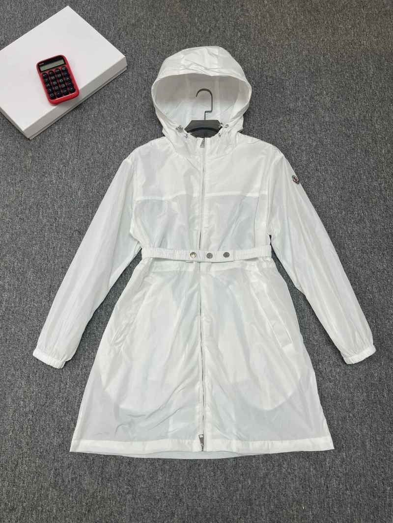 Moncler Outwear Chic 143327