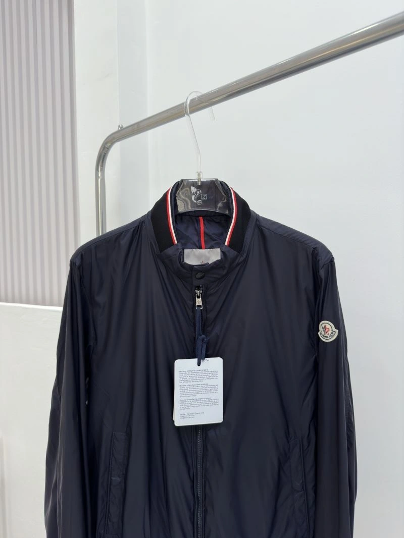 Moncler Outwear Fashionable 143332
