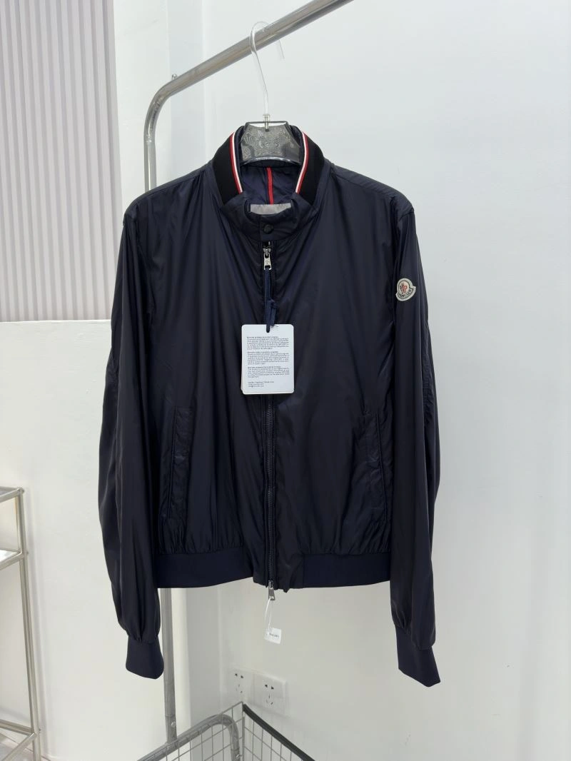 Moncler Outwear Fashionable 143332
