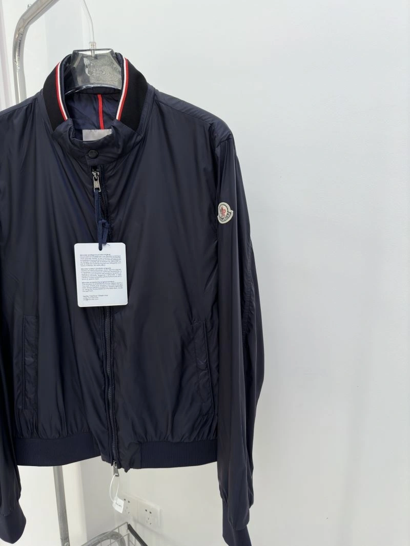 Moncler Outwear Fashionable 143332