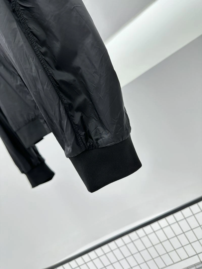 Trendsetting Moncler Outwear 143342