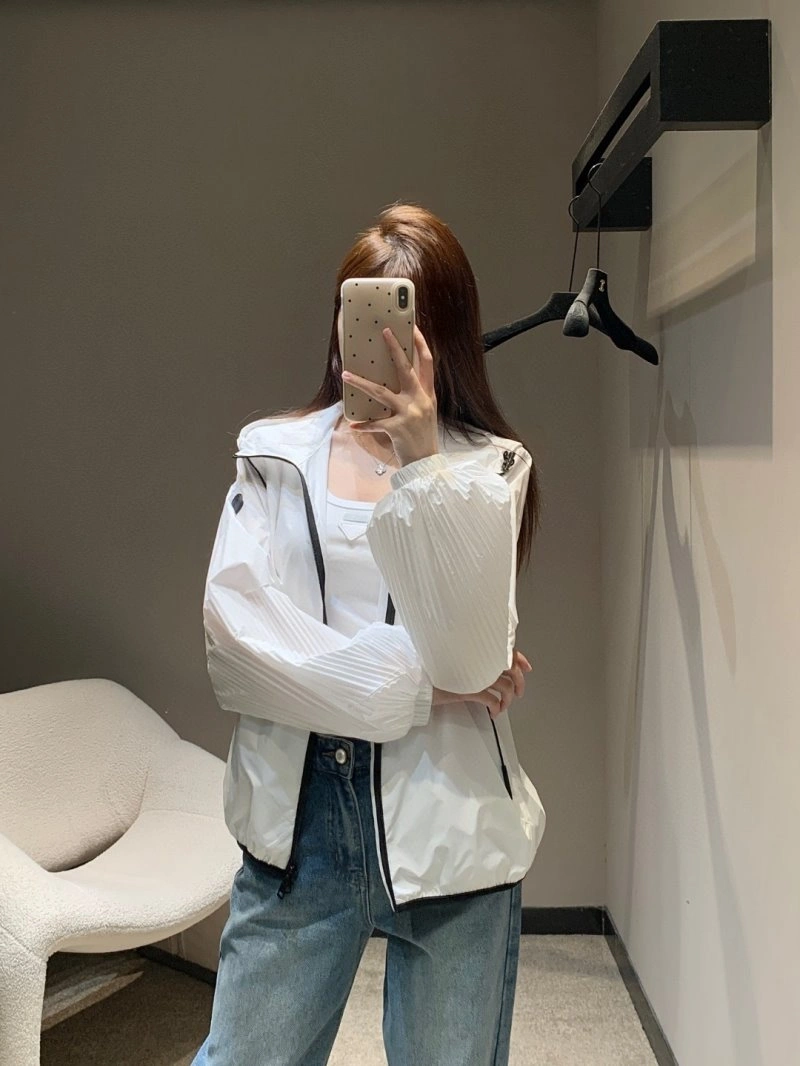 Moncler Outwear Classic 139715