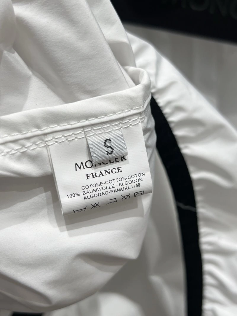 Moncler Outwear Classic 139715