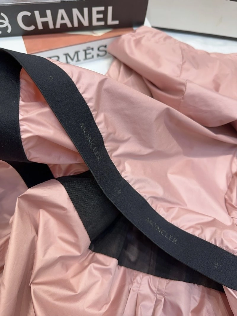 Effortless Moncler Outwear 139718