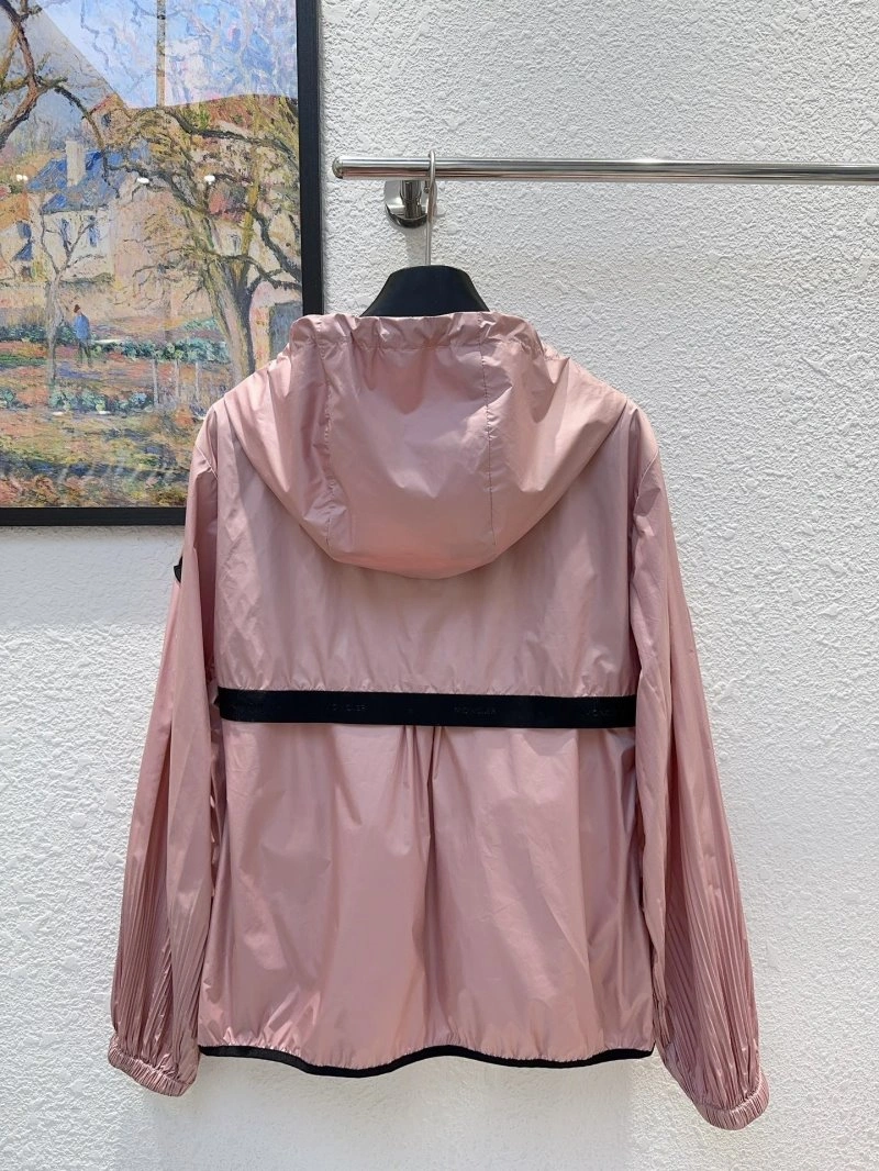 Effortless Moncler Outwear 139718