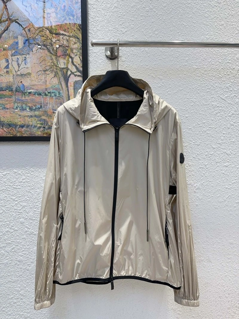 Effortless Moncler Outwear 139707