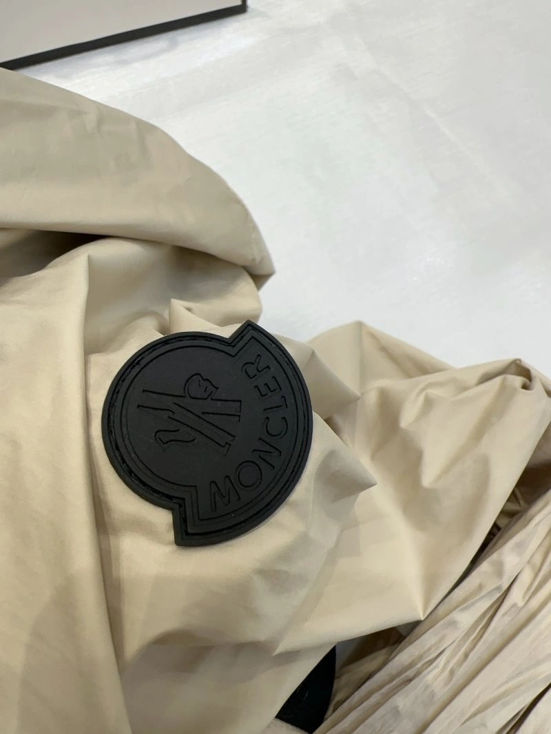 Effortless Moncler Outwear 139707