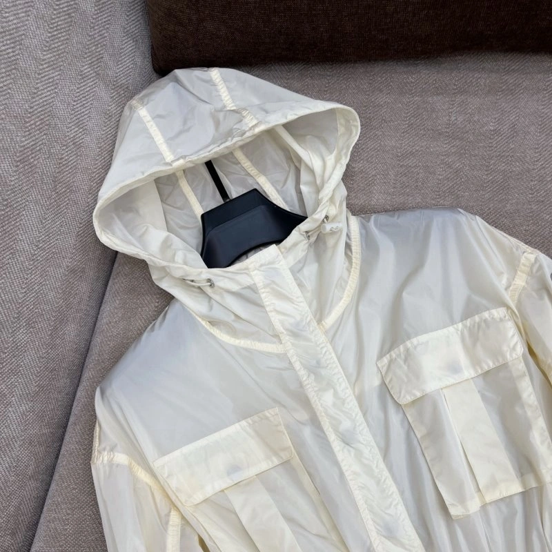 WaterResistant Moncler Outwear 139706